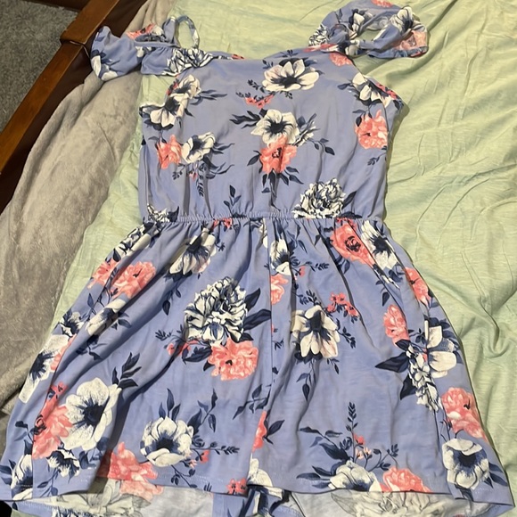 Romper - Picture 2 of 2